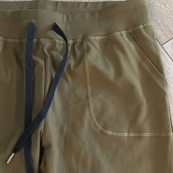 LIKE NEW ZYIA ACTIVE UNWIND JOGGERS OLIVE GREEN SIZE LARGE - Picture 4 of 7